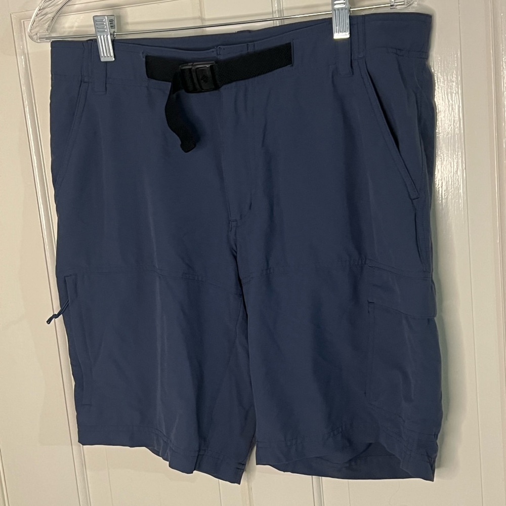 Columbia Men's Dark Blue Cargo Shorts with Integrated Belt
